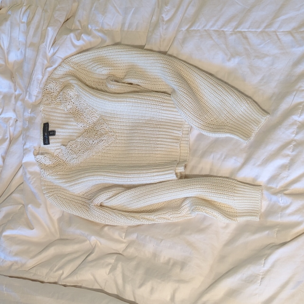 Derek Heart Lace V-neck Acrylic Cropped Bishop sleeve sweater